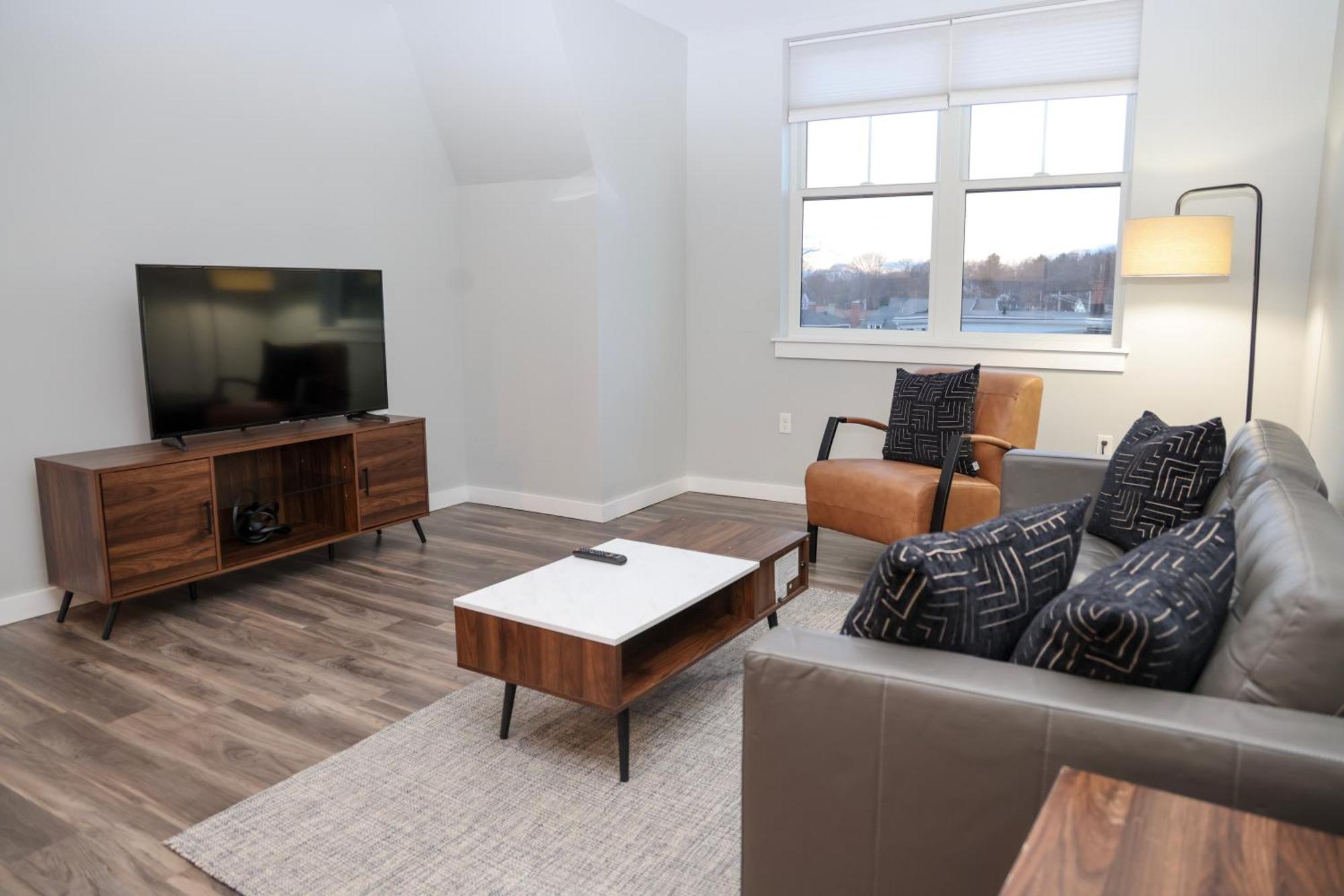 Luxury Apartment With Gym, Steps From Commuter Rail #4011 Reading Exterior photo
